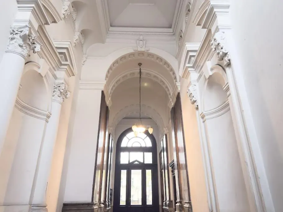 פראג Calm Wenceslas Square Apartment