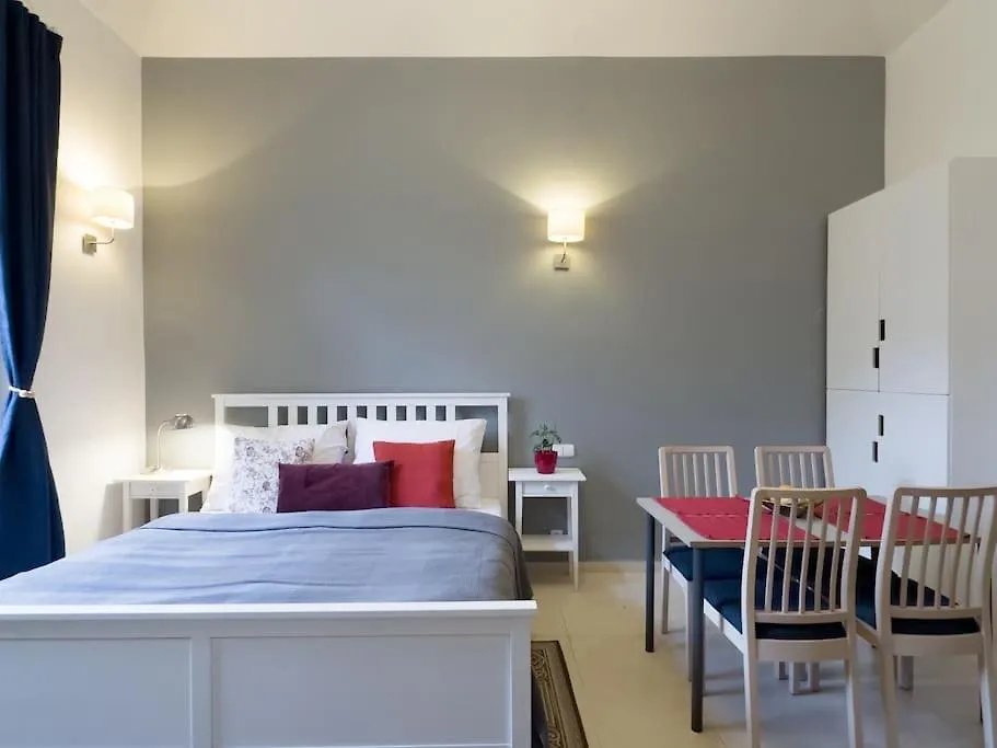 פראג Calm Wenceslas Square Apartment